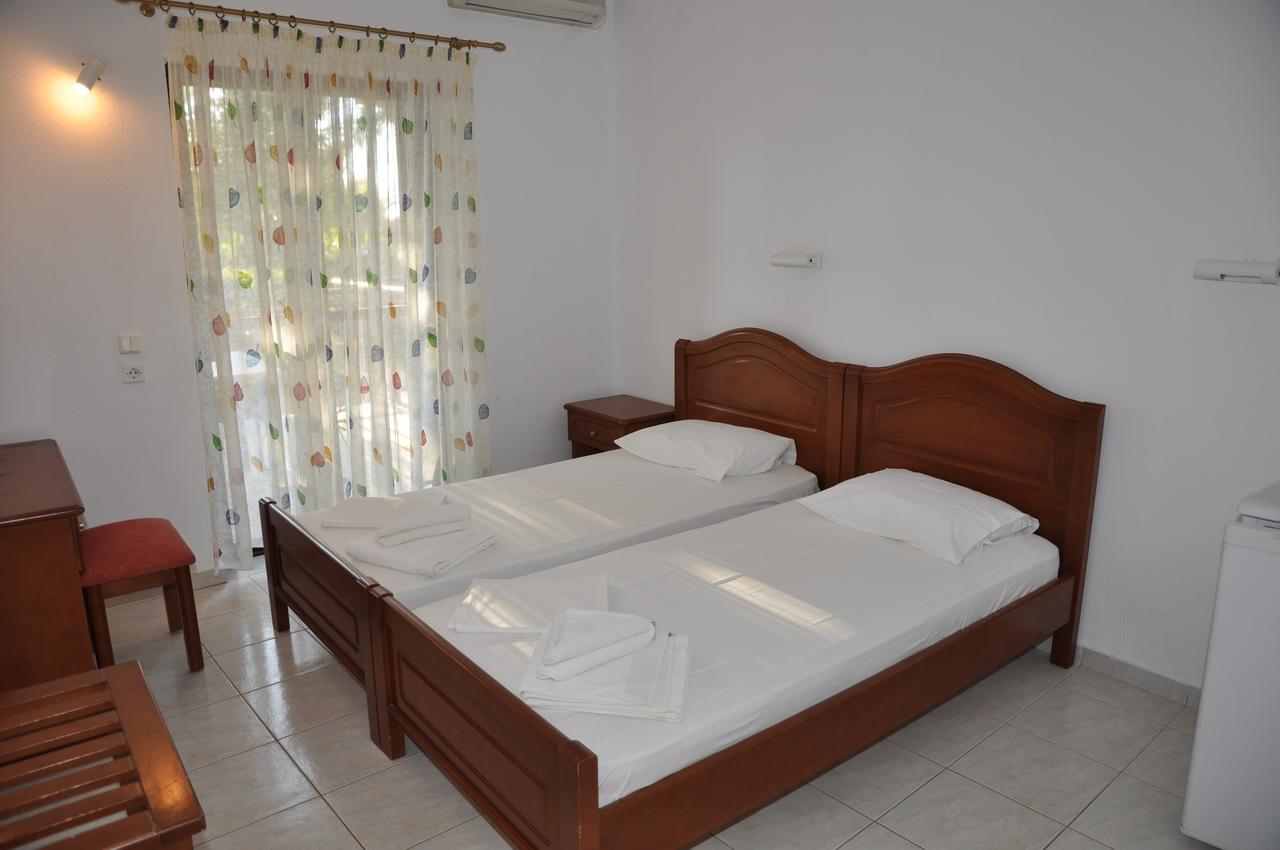 Hotel Dougas Arkoudi Bagian luar foto
