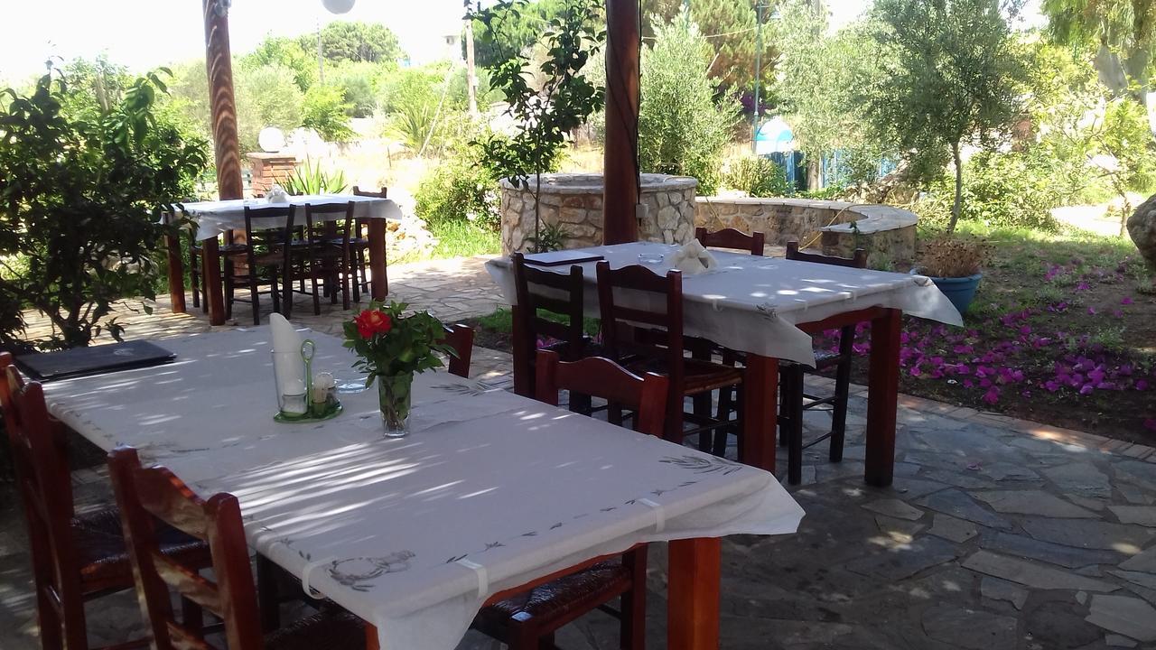 Hotel Dougas Arkoudi Bagian luar foto