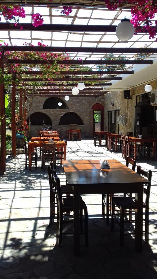 Hotel Dougas Arkoudi Bagian luar foto